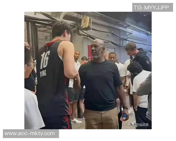 比卢普斯称赞杨瀚森的灵光时刻认为他的身高让这一表现更显珍贵