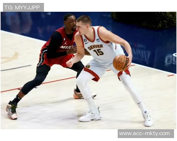 约基奇成NBA历史首位三项数据均列赛季前3的球员掘金揭幕战引关注