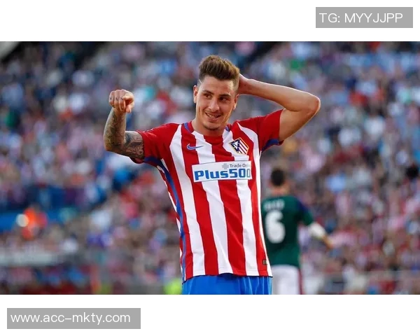 马卡分析吉梅内斯复出后防线组合的稳定性与潜力