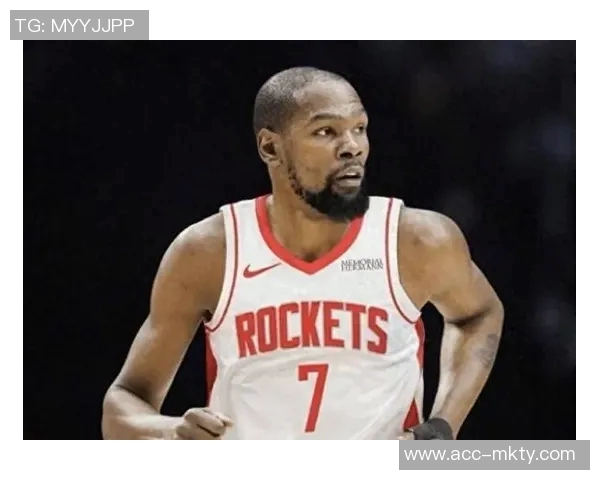 火箭队训练日常曝光杜兰特单打技艺提升申京专注低位技术磨练