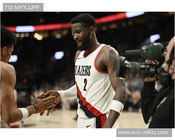 乖乖八村冲刺准备对决艾顿空中被拽后握手言和展现体育精神