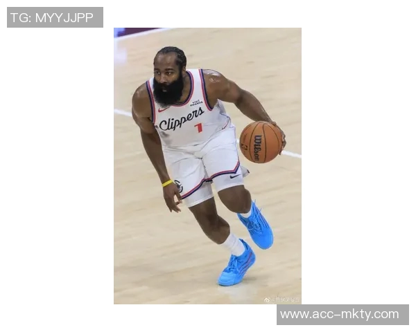 哈登半场表现低迷仅得11分负值惨淡球队遭遇重创