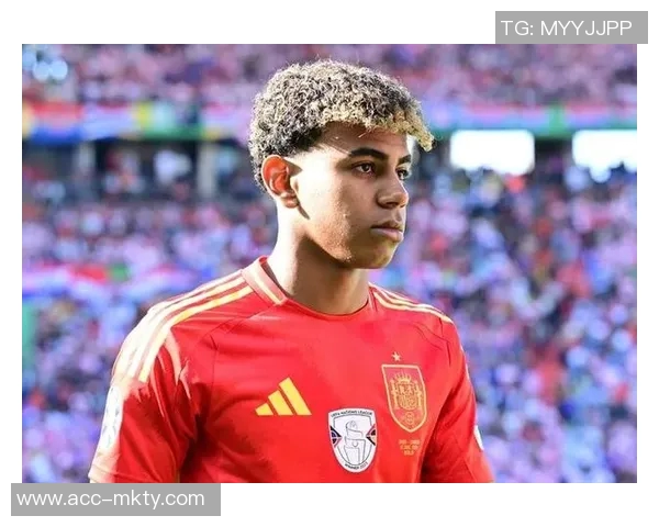 亚马尔开设个人油管频道展示迪亚斯哥伦比亚球衣引发球迷热议