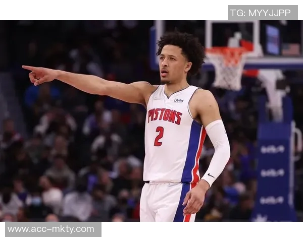 豪泽表现惊艳8投6中三分球5记轻松砍下17分6篮板3助攻